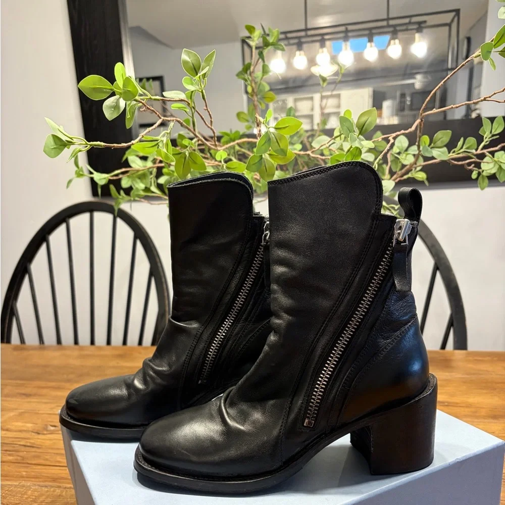 MOMA Black Leather Boots - Picture 5 of 13